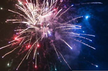 Picjumbo com fireworks 865104